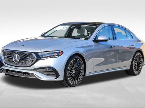 New 2026 Mercedes-Benz E 450 4MATIC Sedan image 3