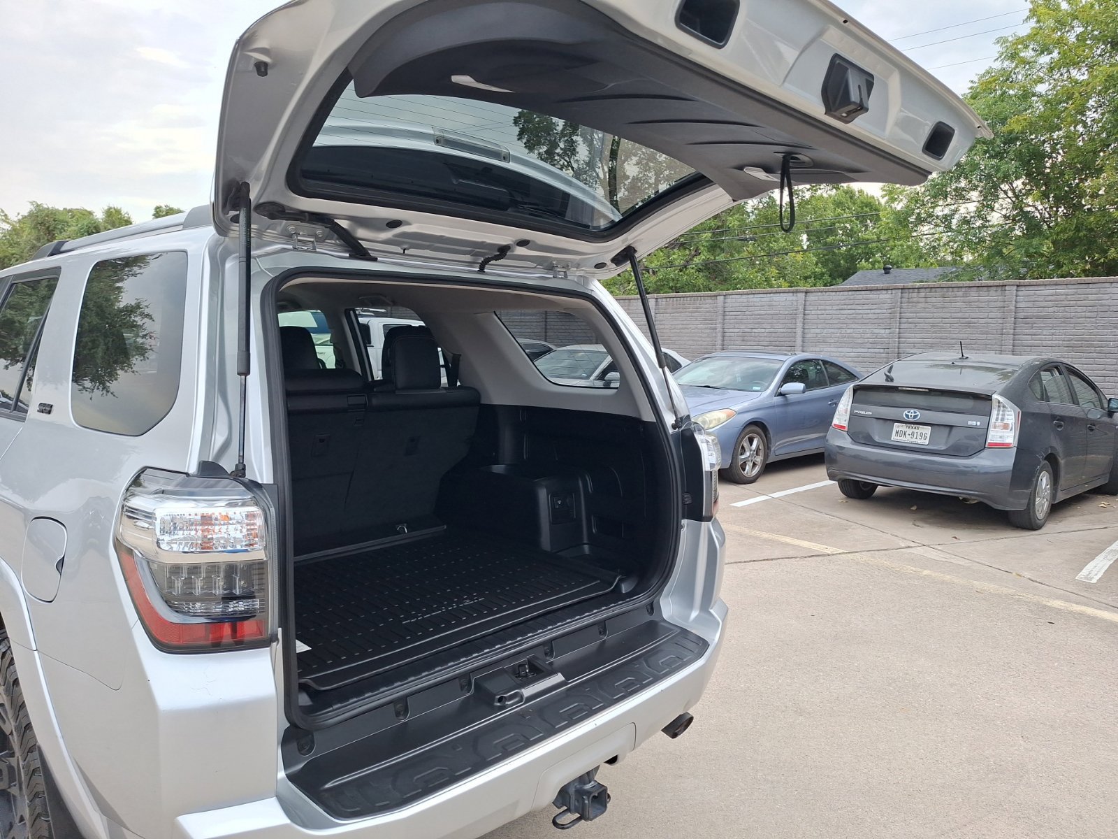 Used 2020 Toyota 4Runner SR5 Premium RWD image 35