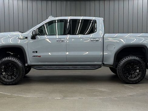 Used 2025 GMC Sierra 1500 AT4 w/ Technology Package AWD/4WD image 2
