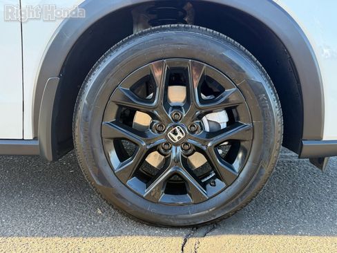 Certified 2025 Honda HR-V Sport image 12