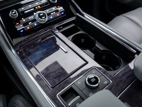 Used 2021 Lincoln Navigator Reserve w/ Luxury Package image 34