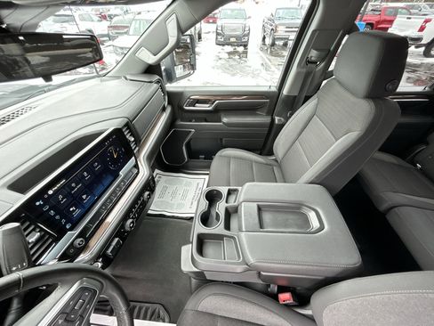 Used 2025 Chevrolet Silverado 2500 LT w/ Convenience Package image 11