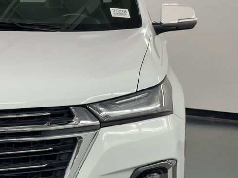 Used 2023 Chevrolet Traverse LT image 11