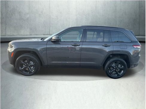 New 2026 Jeep Grand Cherokee Limited w/ Limited Altitude Package AWD/4WD image 2