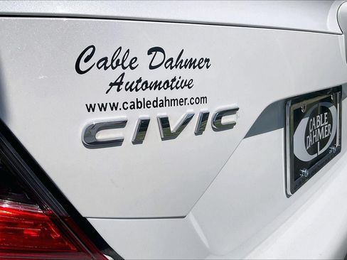 Used 2019 Honda Civic Touring image 31