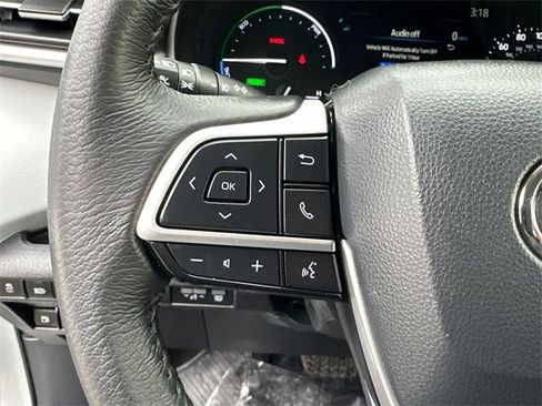 Certified 2025 Toyota Sienna XLE image 24