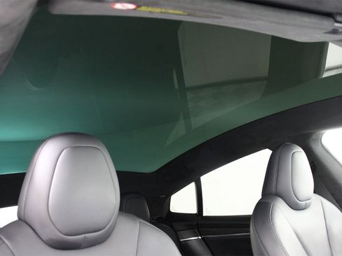 Used 2022 Tesla Model S image 25