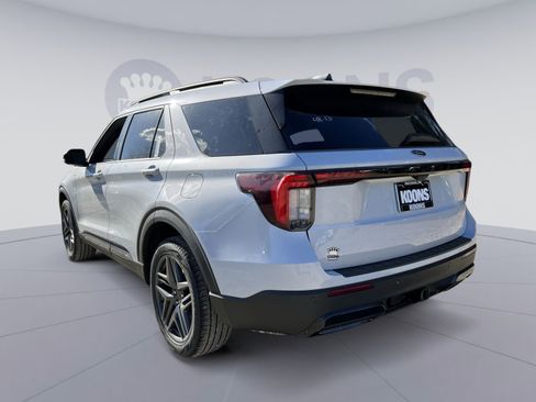 New 2026 Ford Explorer ST-Line w/ ST-Line Street Pack image 4