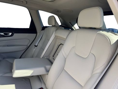 Certified 2024 Volvo XC60 B5 Plus w/ Protection Package Premier AWD/4WD image 27