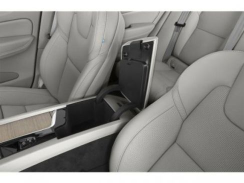 Used 2024 Volvo XC60 T8 Ultimate w/ Protection Package Premier image 14