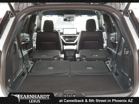 Used 2026 Ford Explorer Platinum RWD image 33