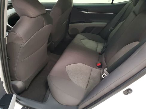 Used 2020 Toyota Camry LE w/ Convenience Package FWD image 18