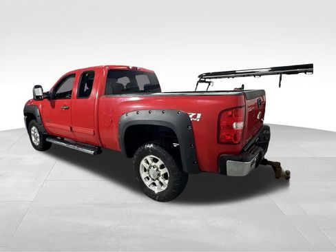 Used 2011 Chevrolet Silverado 2500 LT w/ Interior Plus Package AWD/4WD image 8