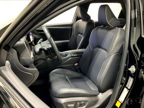 Certified 2025 Toyota Crown Signia image 26