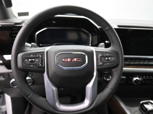 New 2025 GMC Sierra 1500 Elevation image 12