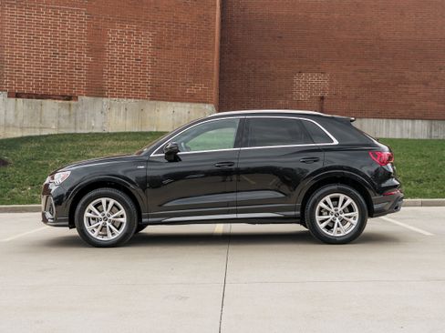 Certified 2025 Audi Q3 2.0T Premium w/ Convenience Package image 6