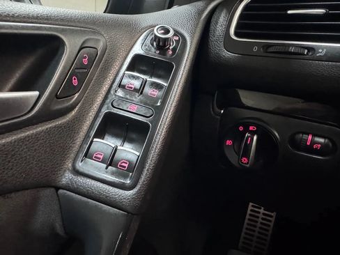 Used 2012 Volkswagen GTI 4-Door FWD image 20