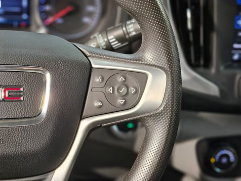 Used 2022 GMC Terrain SLE image 27