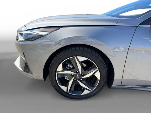 Certified 2023 Hyundai Elantra Limited FWD image 9