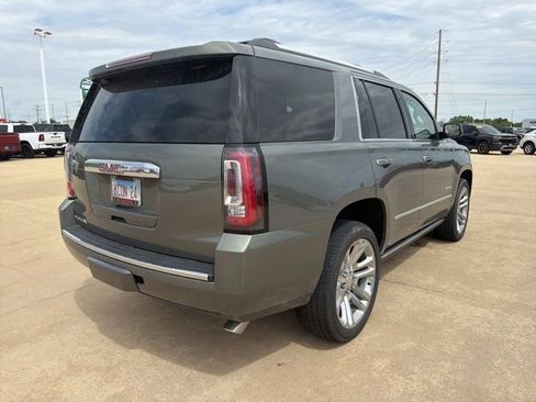 Used 2017 GMC Yukon Denali w/ Open Road Package AWD/4WD image 5