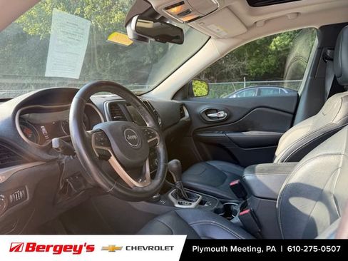 Used 2016 Jeep Cherokee Limited AWD/4WD image 3