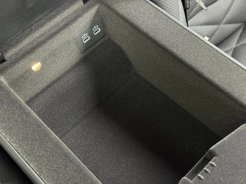 Used 2024 BMW 740i w/ Premium Package 2 image 45