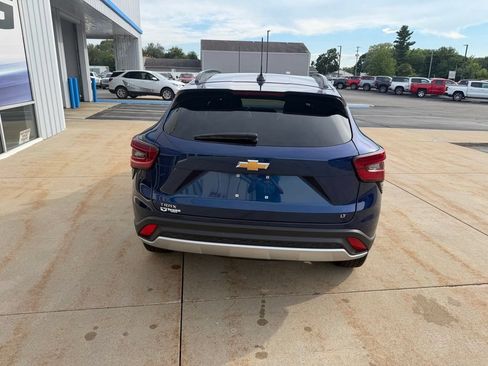 Used 2024 Chevrolet Trax LT w/ Driver Confidence Package FWD image 4