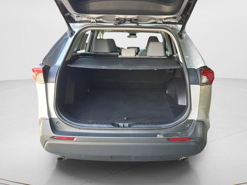 Used 2022 Toyota RAV4 XLE Premium FWD image 11