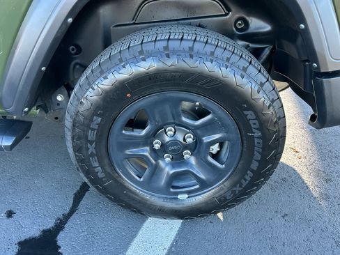 Used 2022 Jeep Wrangler Sport image 11