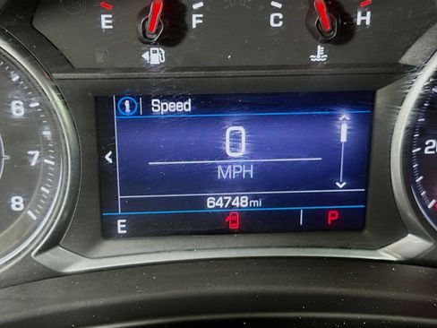 Used 2022 GMC Terrain SLE image 16