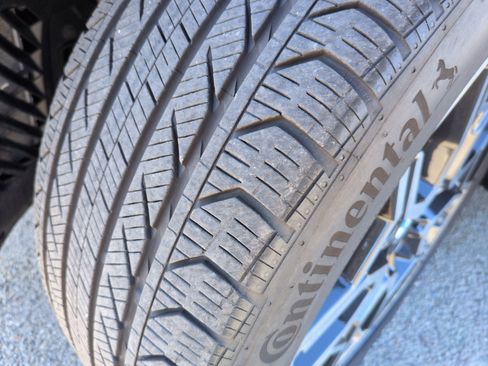 Used 2025 BMW X1 xDrive28i w/ Technology Package image 12