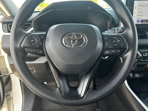 Used 2023 Toyota RAV4 AWD Hybrid image 22