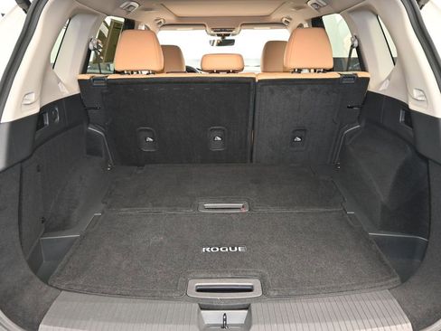 Used 2023 Nissan Rogue Platinum w/ Platinum Premium Package image 11