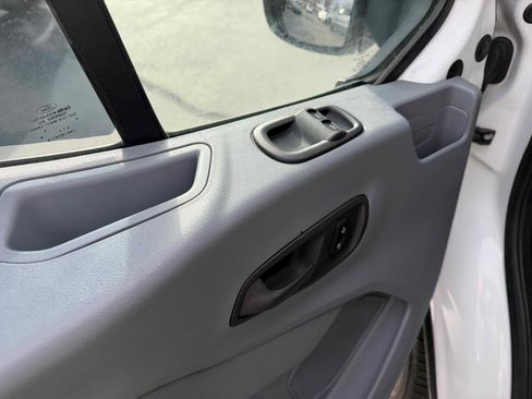 Used 2018 Ford Transit 350 XLT image 17