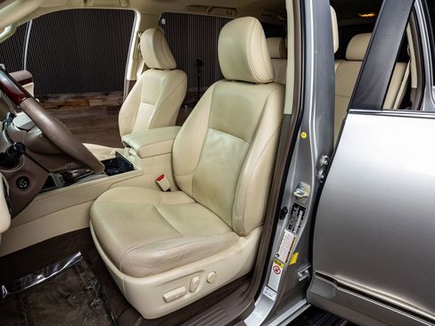 Used 2013 Lexus GX 460 image 30