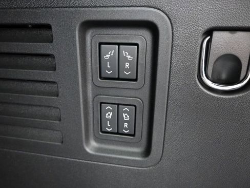 New 2026 Buick Enclave Sport Touring w/ Super Cruise Package image 12