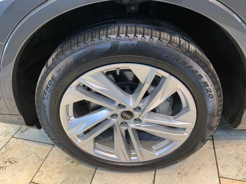 Used 2022 Audi Q7 3.0T Premium Plus w/ Premium Plus Package AWD/4WD image 14