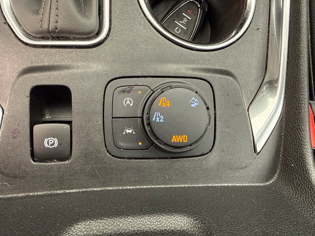 Used 2023 Chevrolet Traverse LT AWD/4WD image 34