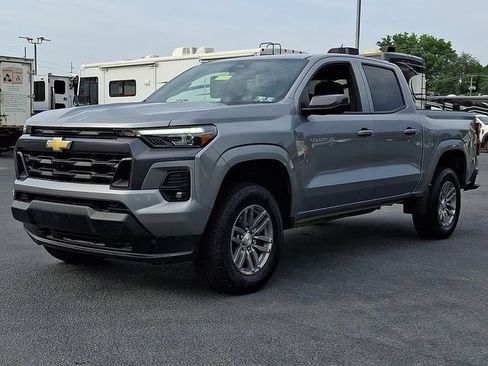 Used 2025 Chevrolet Colorado LT w/ LT Convenience Package AWD/4WD image 6