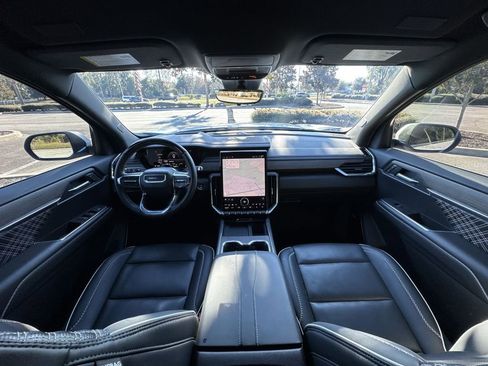 Used 2024 GMC Acadia Denali w/ Super Cruise Package image 25