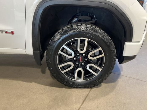 Used 2023 GMC Sierra 1500 AT4 w/ AT4 Preferred Package AWD/4WD image 45