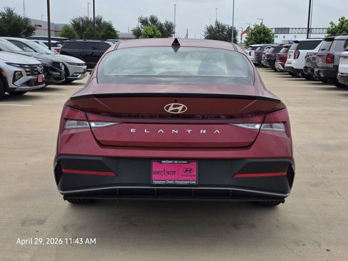 Certified 2025 Hyundai Elantra Sport FWD image 7
