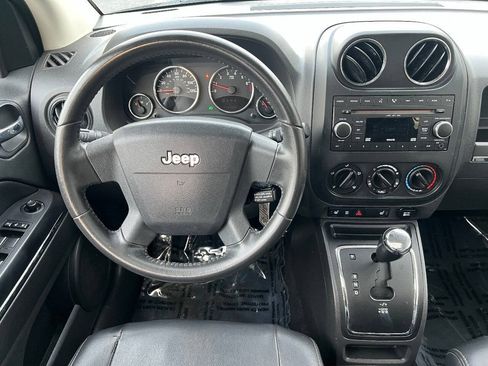 Used 2009 Jeep Compass Limited w/ Sun/Sound Group FWD image 32