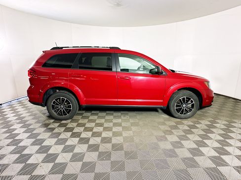 Used 2019 Dodge Journey SE w/ Premium Group FWD image 10
