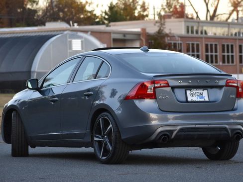 Used 2016 Volvo S60 T5 R-Design image 7