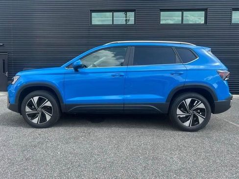 New 2025 Volkswagen Taos SE AWD/4WD image 9