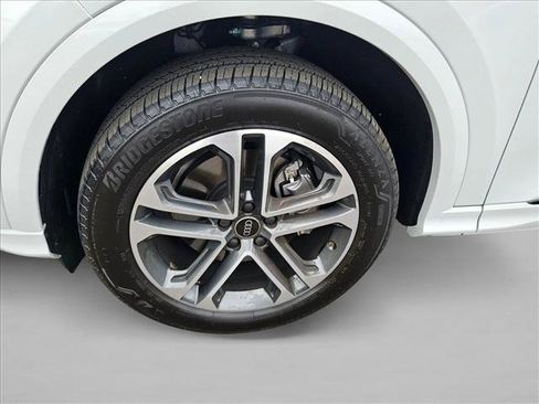 Used 2025 Audi Q5 Premium w/ Convenience Package AWD/4WD image 24