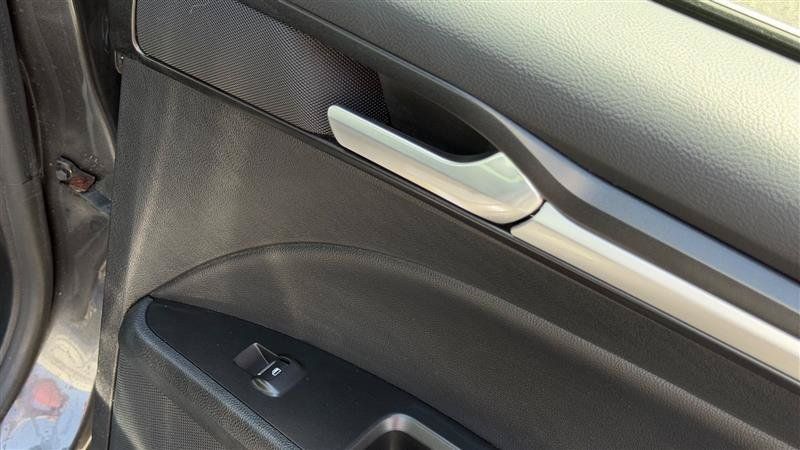 Used 2018 Ford Fusion Titanium AWD/4WD image 39