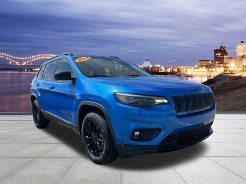 Used 2023 Jeep Cherokee Altitude Lux image 4