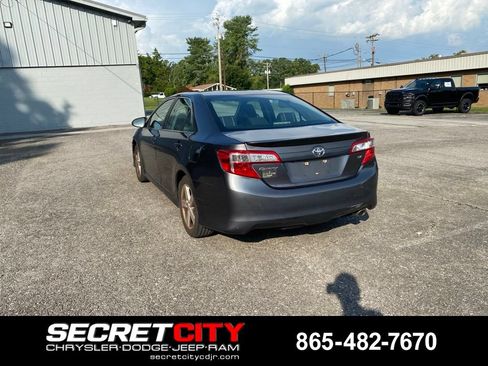 Used 2014 Toyota Camry SE FWD image 7